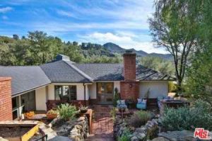 19521 Cave Way, Topanga