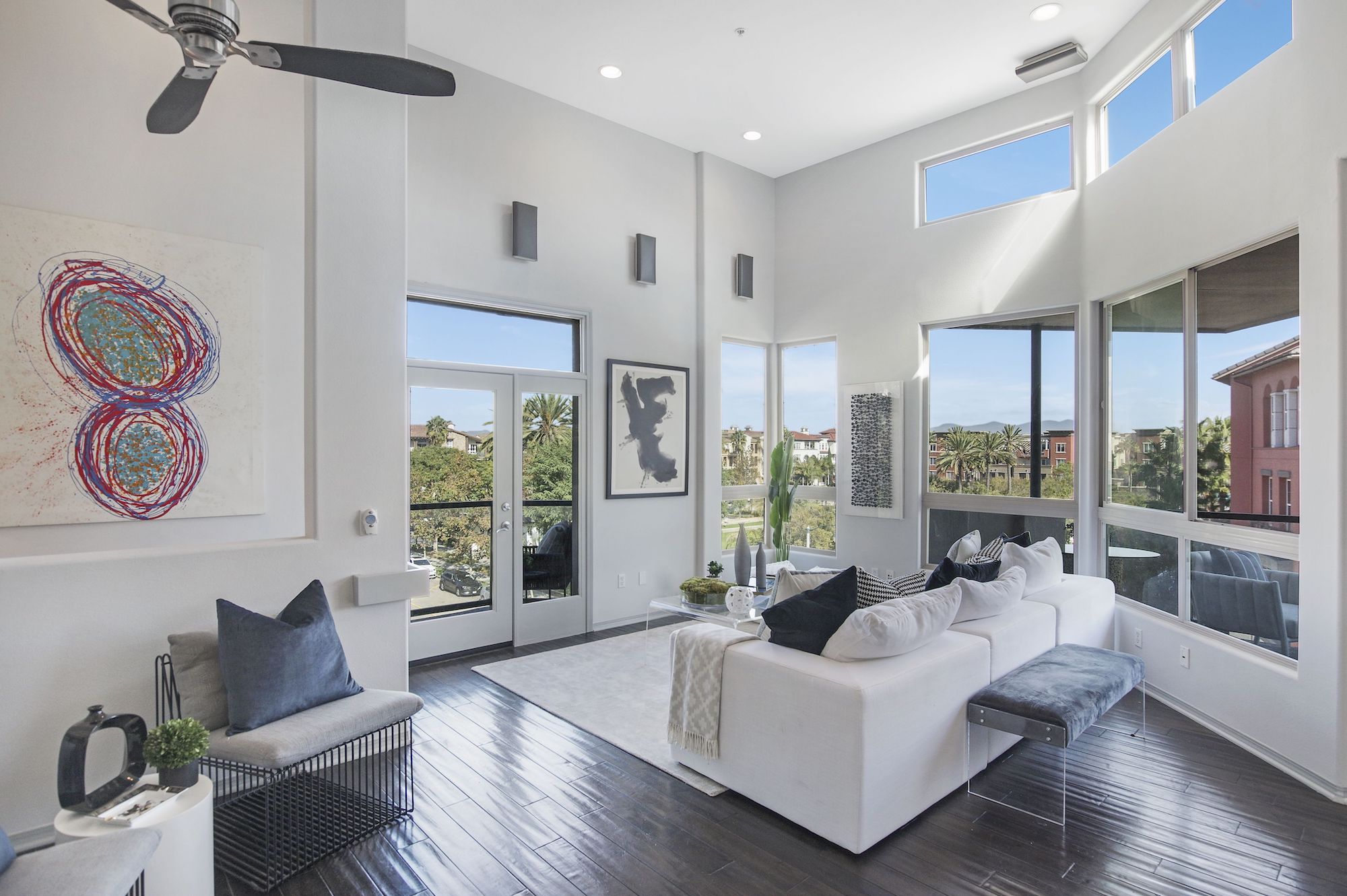 CORNER PENTHOUSE OVERLOOKING CONCERT PARK – GLOBL